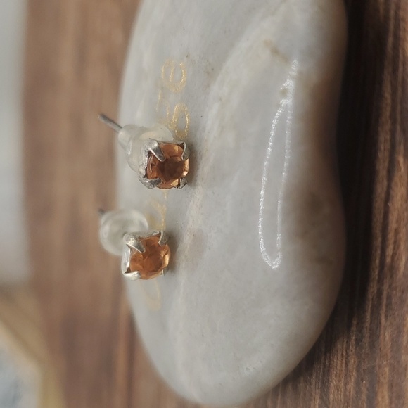 E949 champagne on ice earrings - Picture 2 of 2